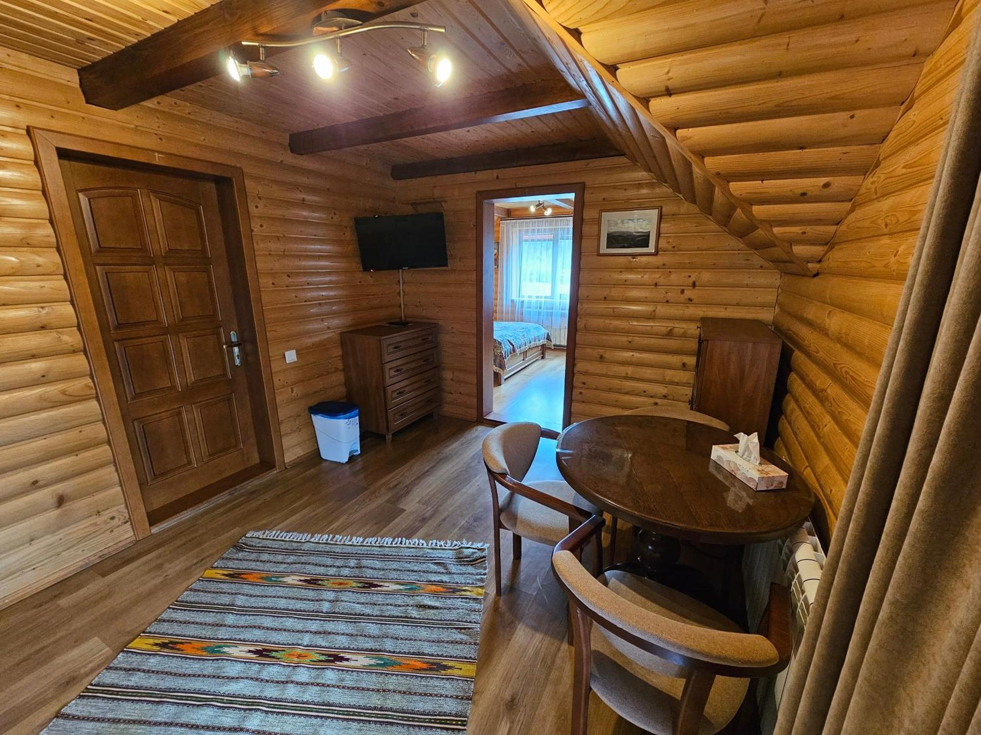 Guesthouse Kolo Druziv Tatariv Εξωτερικό φωτογραφία