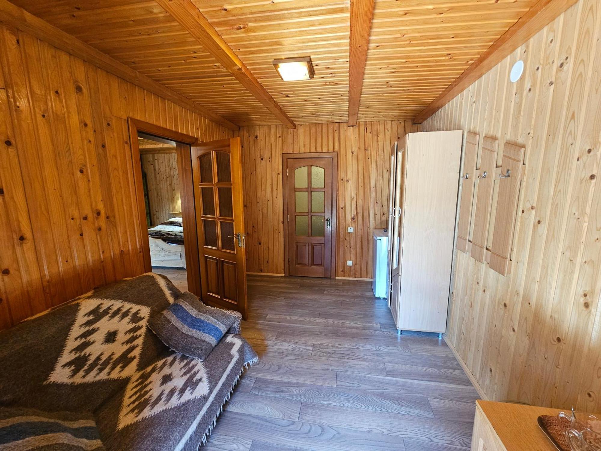 Guesthouse Kolo Druziv Tatariv Εξωτερικό φωτογραφία