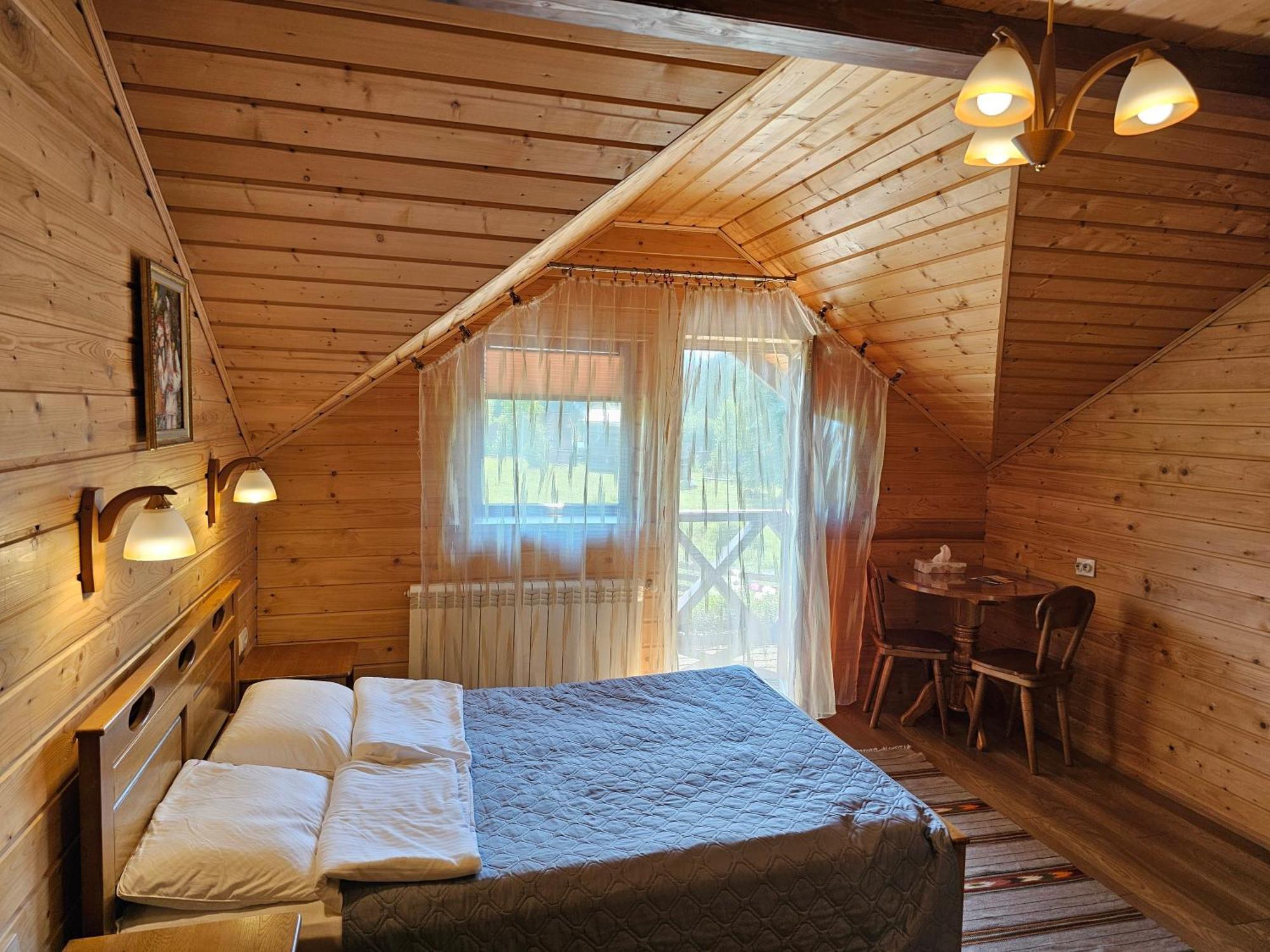 Guesthouse Kolo Druziv Tatariv Εξωτερικό φωτογραφία